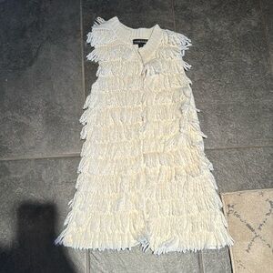 Rampage Women’s White Vest with Shag Fringe like Design latch closure Size XS